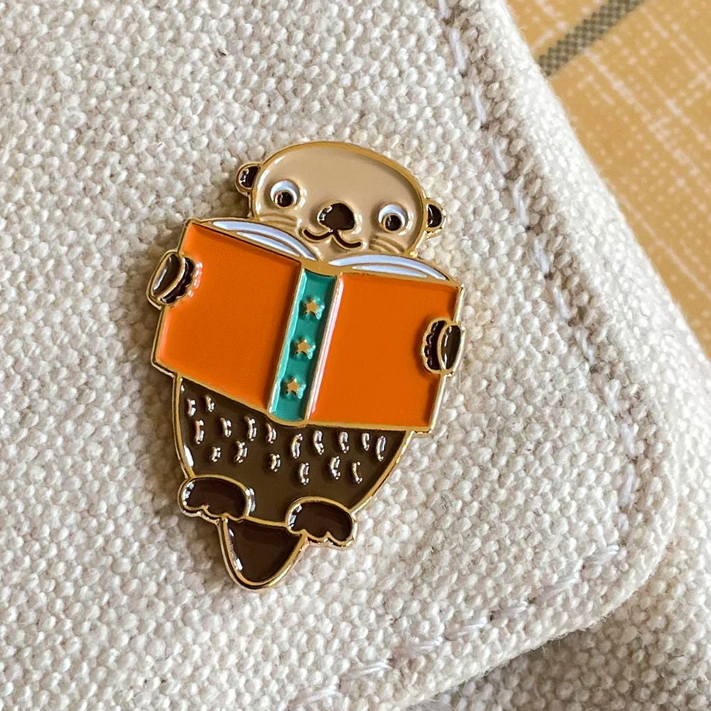 Otter Read Enamel Pin
